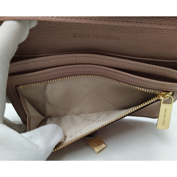 Michael Kors Mercer Pink Pebbled Leather Credit Card ID Window Bifold Wallet - Picture 14 of 16